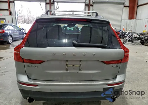 2018 Volvo Xc60 T6 Momentum z USA, uszkodzony, nr VIN YV4A22RK6J1084932